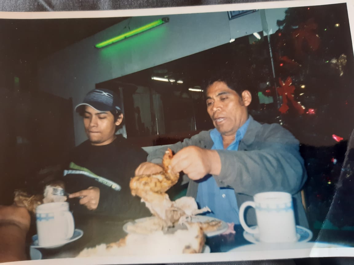 La Historia de El Pollo Granjero